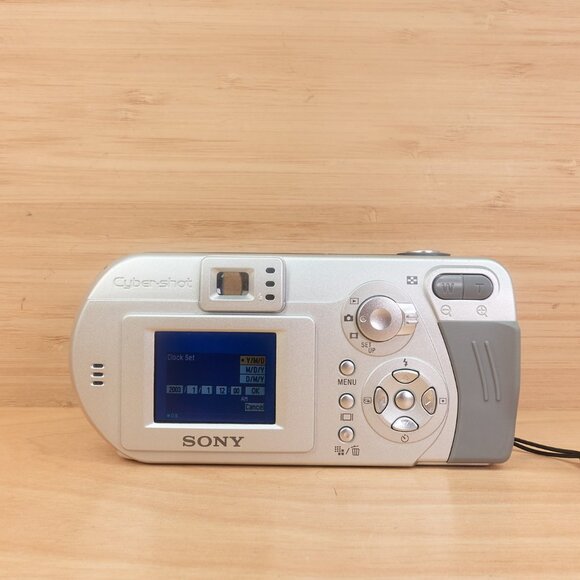 Vintage Sony Cyber-shot DSC-P52 / 3.2MP Digital Camera / Silver / Made in Japan - Picture 4 of 8